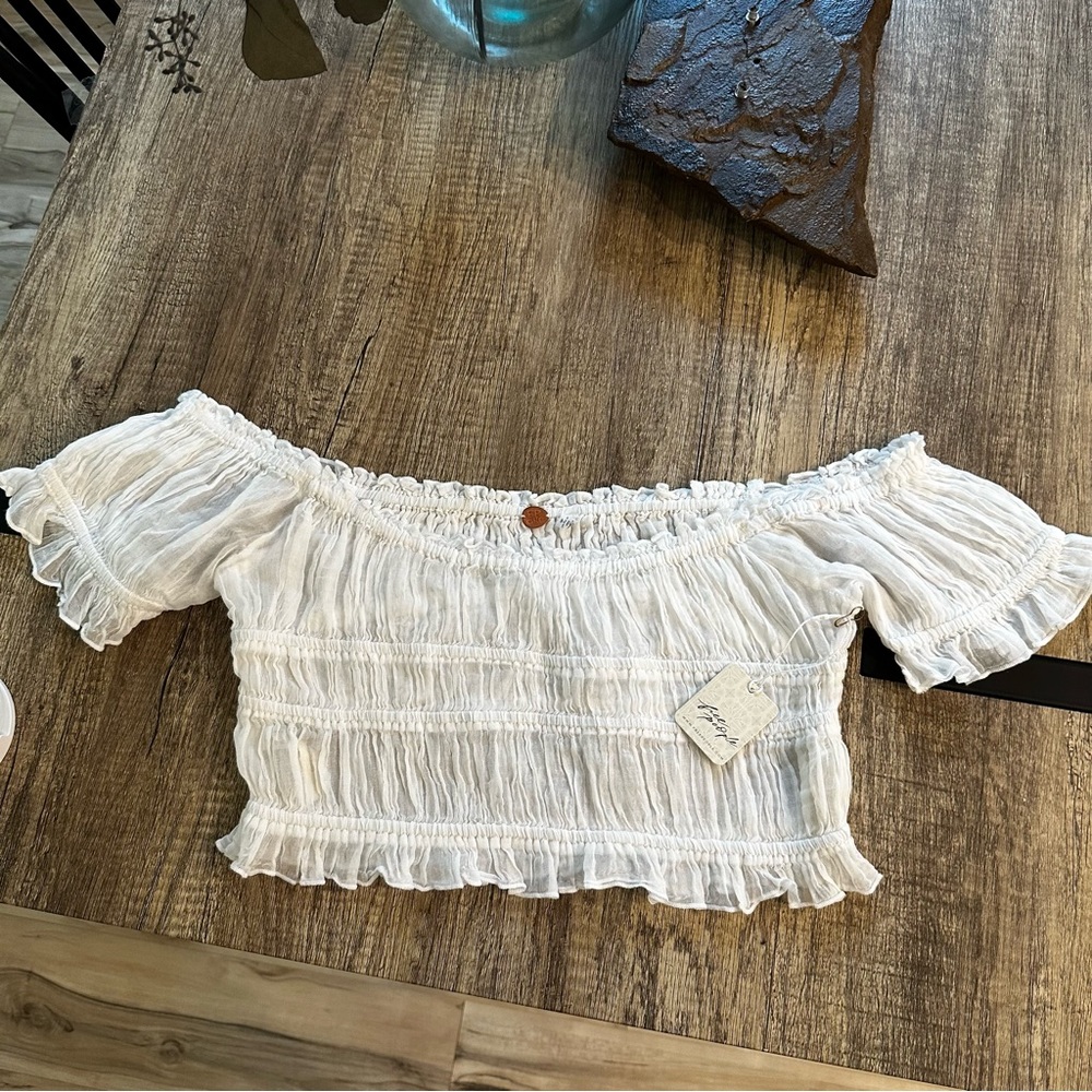 Free People Ivory Off-the-shoulder top in size Large, New with tags